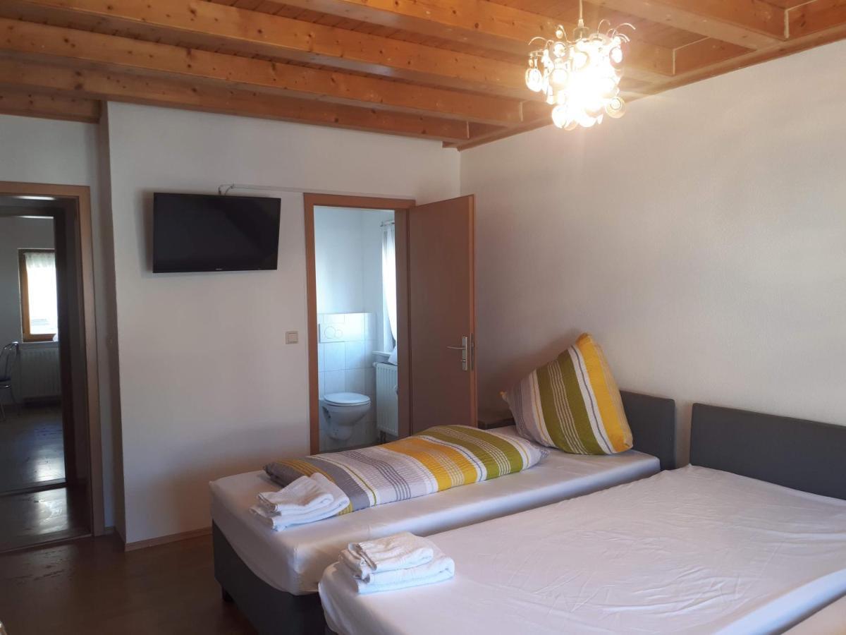 Weilen unter den Rinnen Gaestehaus Pension Waldhorn מראה חיצוני תמונה