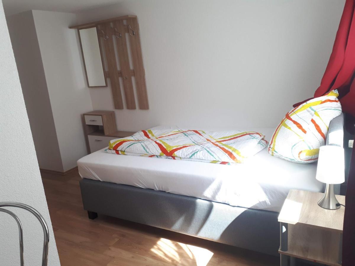 Weilen unter den Rinnen Gaestehaus Pension Waldhorn מראה חיצוני תמונה